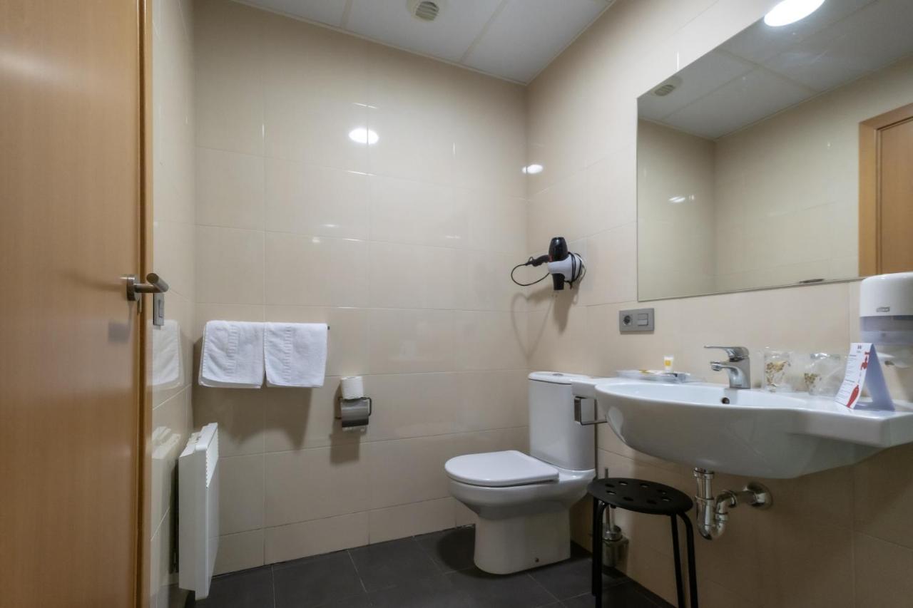 Hotel Abades Via Norte Miranda de Ebro Exterior photo